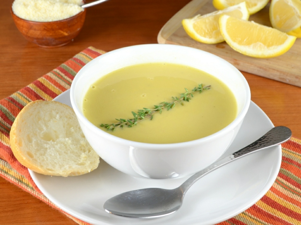 Knoblauchcremesuppe aus geröstetem Knoblauch 